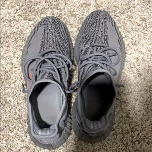 Yeezy boosts 350 v2